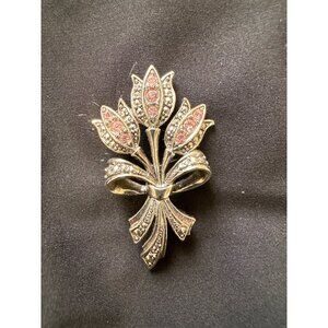 💖Vintage Pink Crystal Floral Brooch Pin With Rhinestone Accents